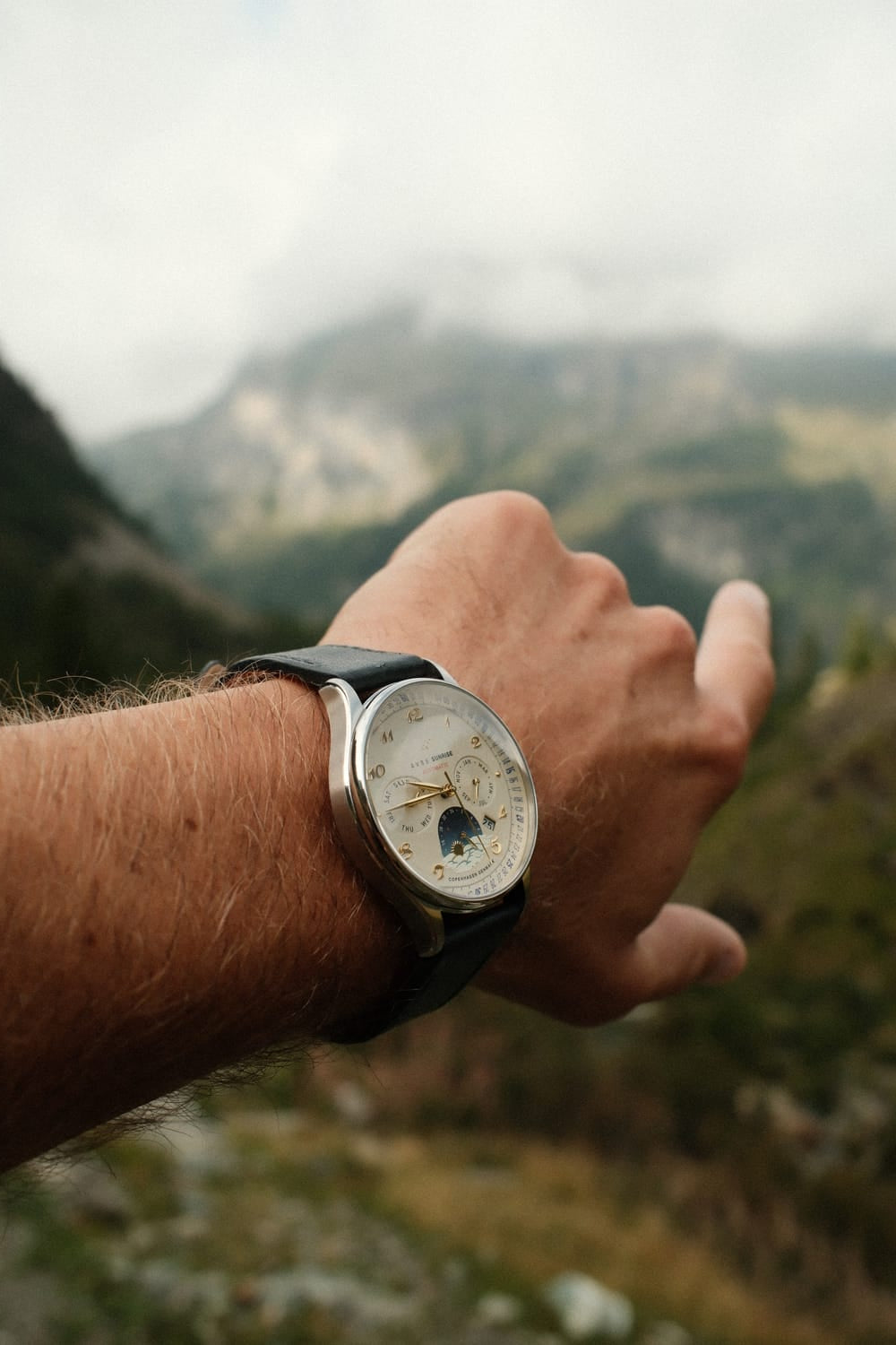 1564 Sunrise Automatic, Steel / Off White