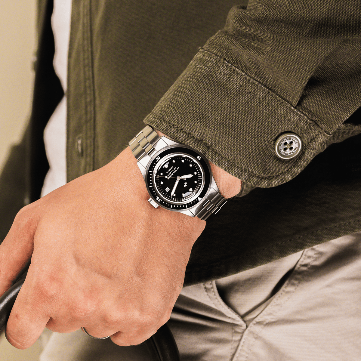 1956 Marine Automatic by AV86 vintage-inspired diver with sapphire crystal, compass bezel, and stainless steel bracelet strap