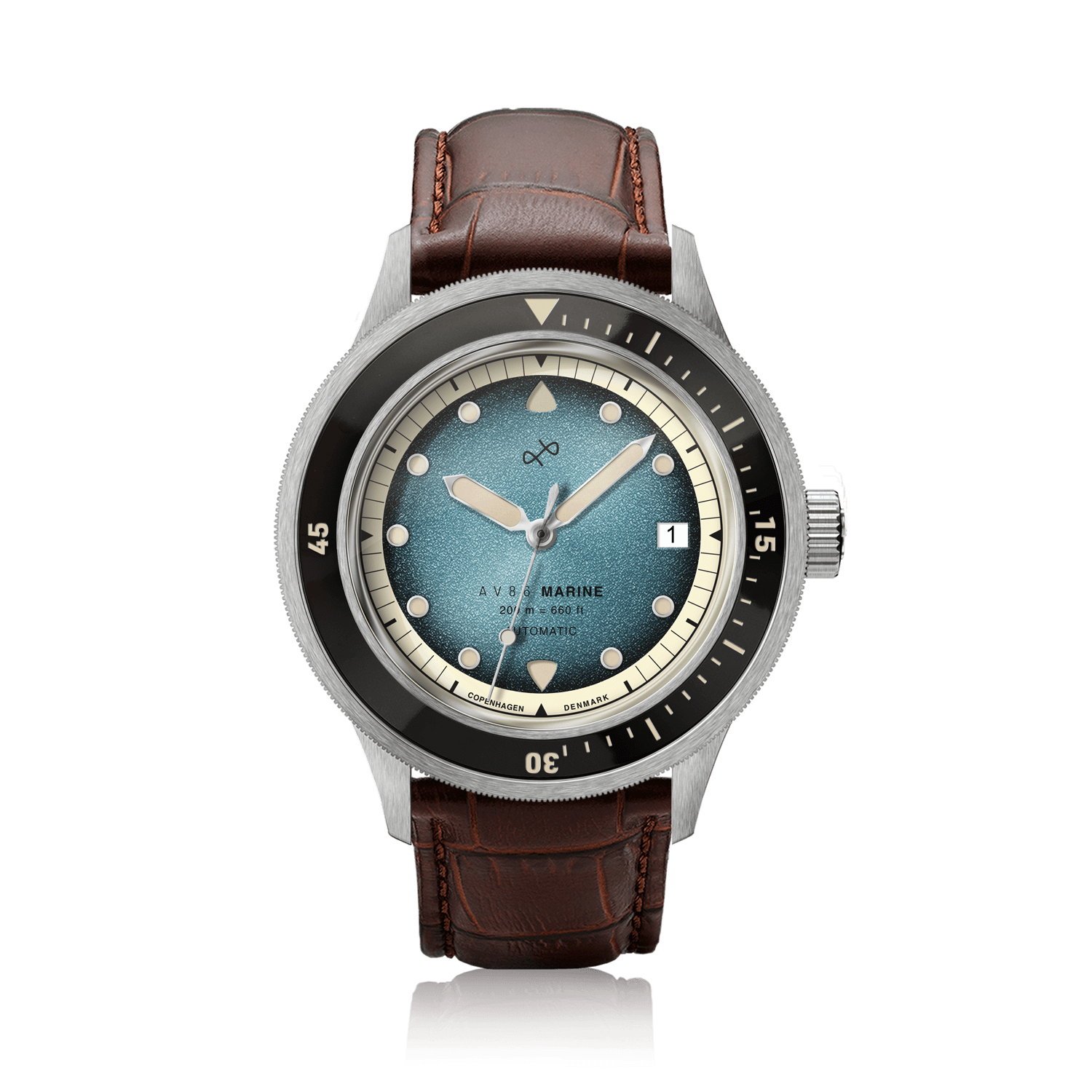 AV86製の1956年モデル「Marine Automatic」、スチール製/ブルーフェード仕様のヴィンテージ風時計。ブルーフェードの文字盤とブラウンのレザーストラップが特徴です。