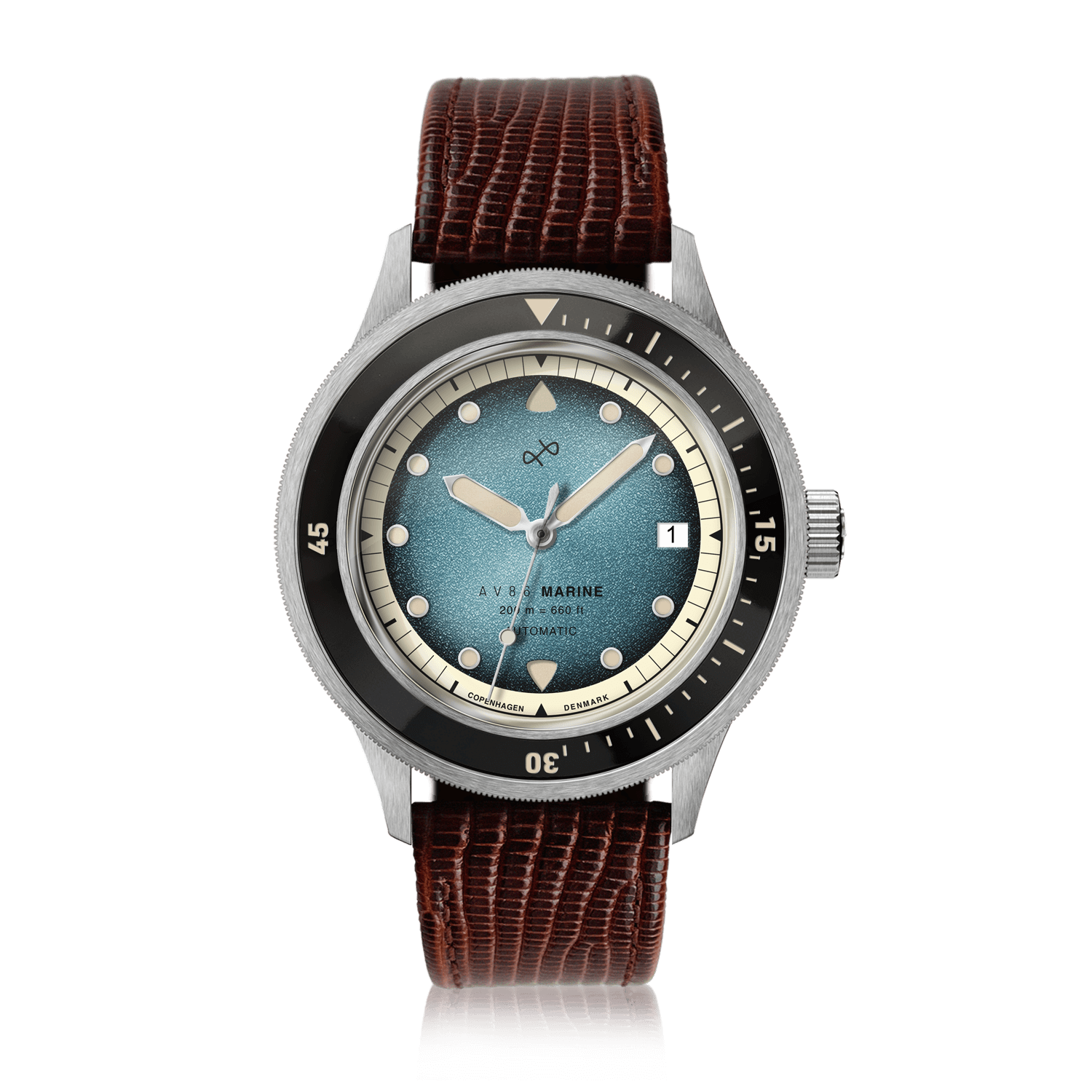 AV86製 1956年モデル「Marine Automatic」、スチールケース/ブルーフェード仕上げ、ブラウンレザーストラップ付き。ヴィンテージを彷彿とさせるラグジュアリーなタイムピースで、Sapphire Crystalを採用しています。