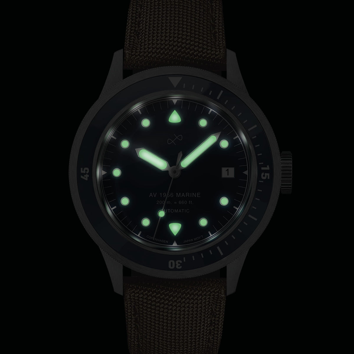 1956 Marine Automatic, stål/blå med selvlysende visere og indeks, i vintage-inspireret design fra AV86.