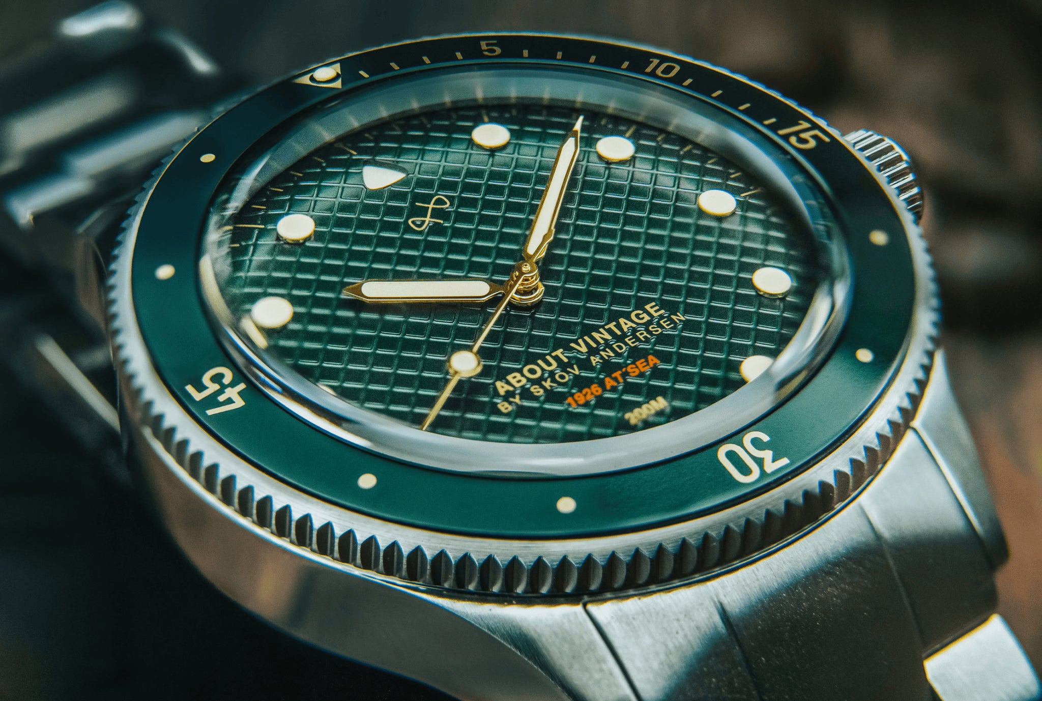 1926 At'sea、Green Turtle Vintage – AV86製 39mm ヴィンテージ風ダイバーズウォッチ。Sapphire Crystal、コンパスベゼル、メタルブレスレット付き