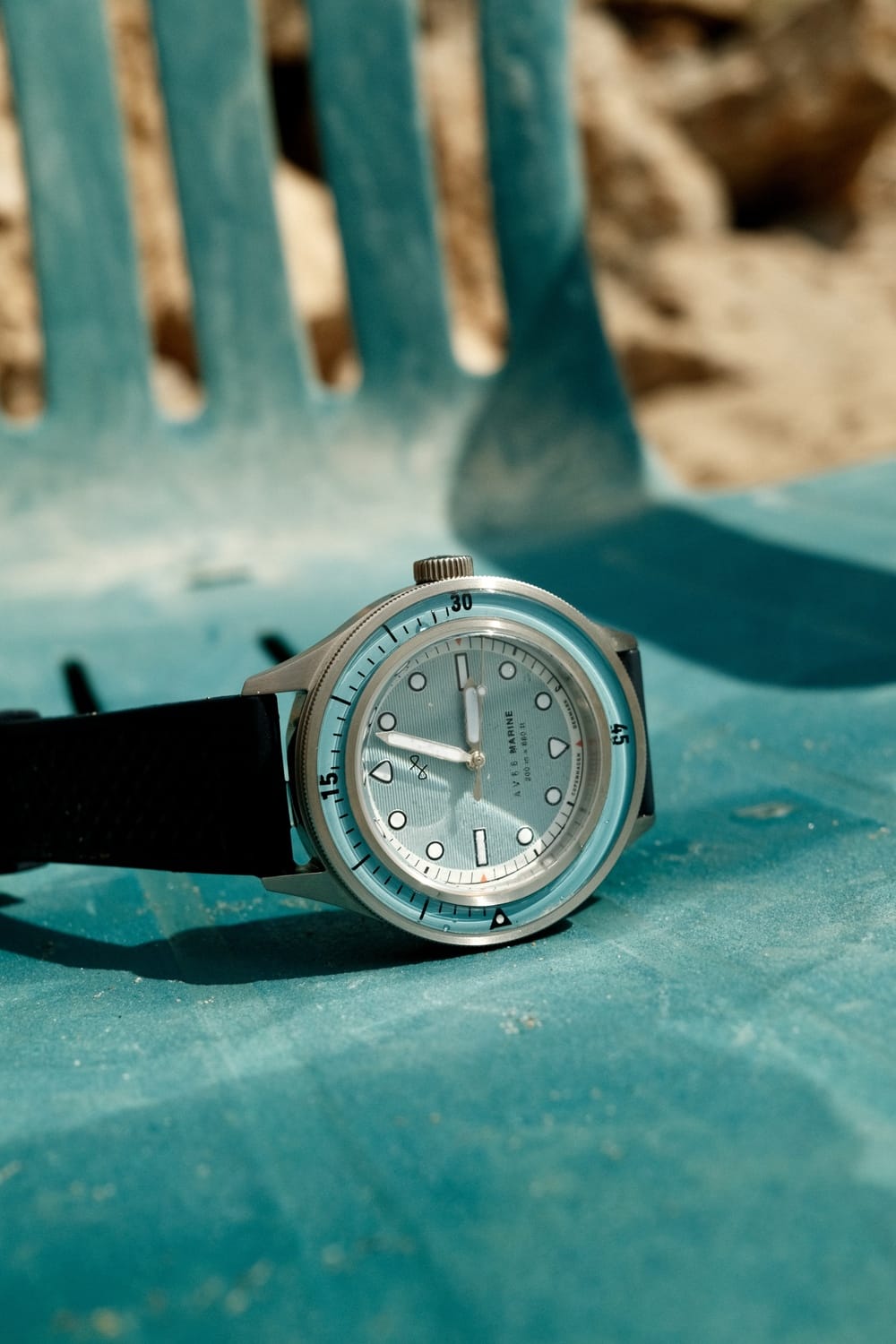 1956 Marine von AV86: Vintage-inspirierte Taucheruhr mit Saphirglas, drehbarer Lünette und schwarzem, strukturiertem Kautschukarmband