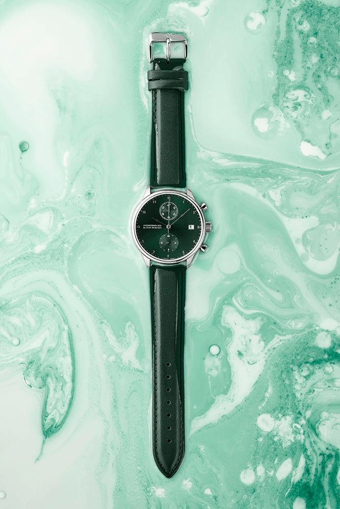1815 Chronograph by AV86 with vintage-inspired dial, sapphire crystal, chronograph function, and black leather strap