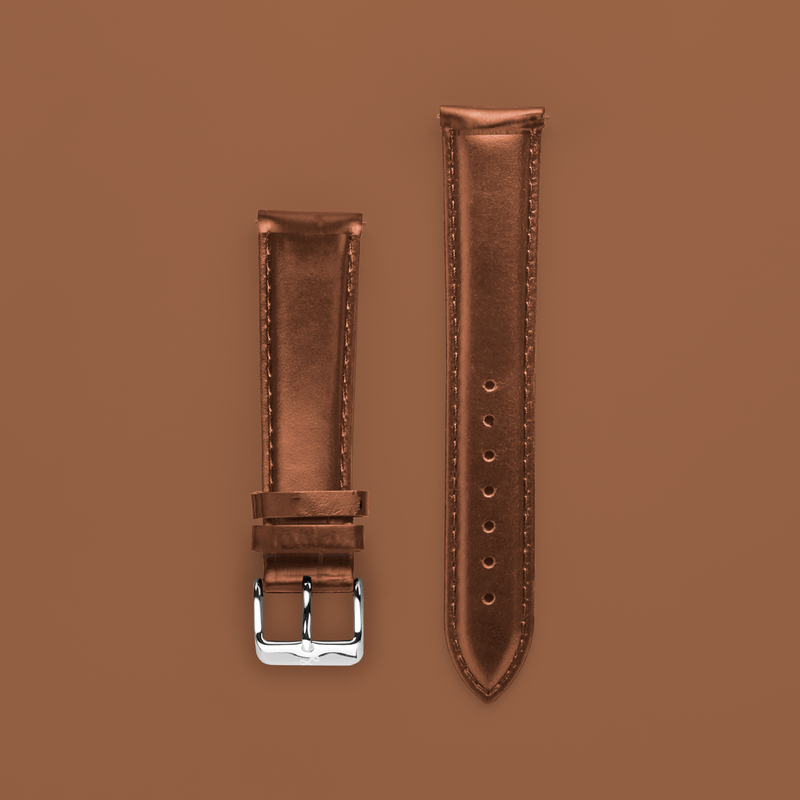 Cuir - Brune : bracelet deux pièces AV86 confectionné en cuir de première qualité, orné du logo gravé et d'un détail de boucle ardillon polie