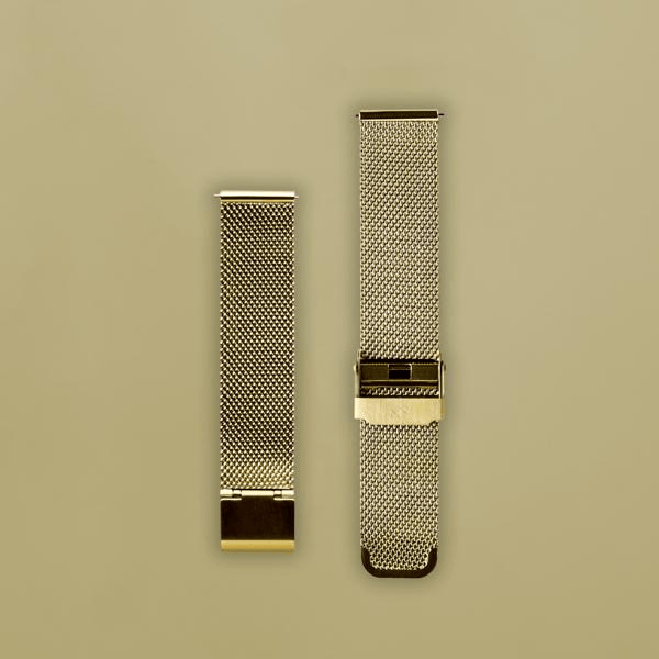 Bracelet maillé - Acier par AV86 : bracelet en acier inoxydable en deux parties, à maillons, avec détail du logo en forme de nœud caractéristique sur la boucle