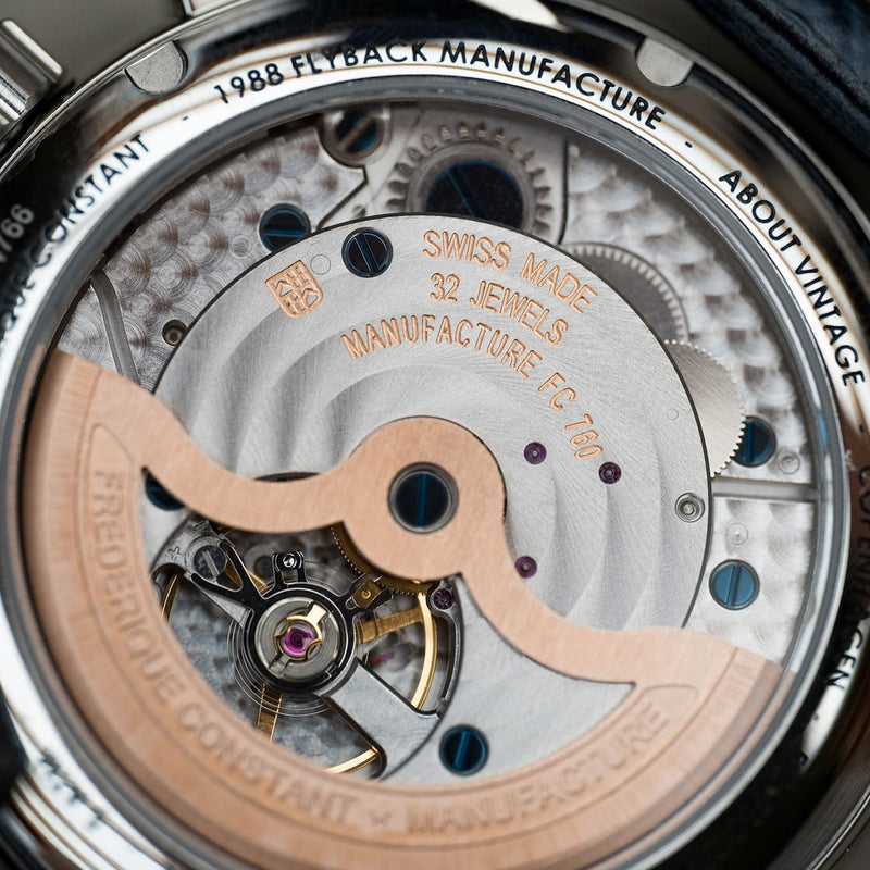 1988 Flyback, Chronographe / Édition limitée par AV86 : mouvement automatique à 32 rubis, verre saphir et rotor apparent