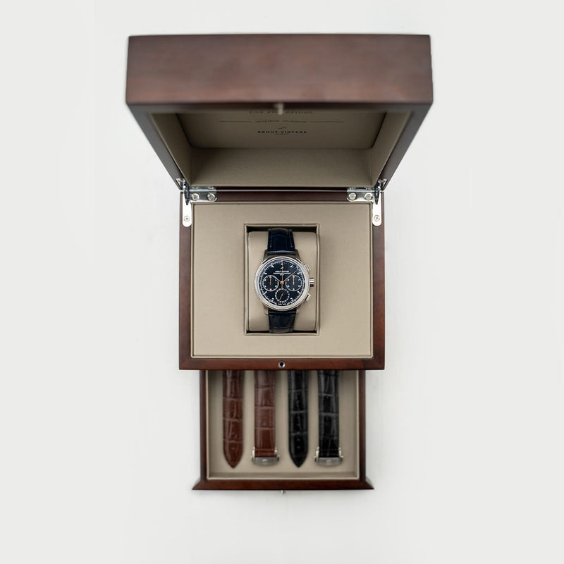 1988 Flyback, Chronographe / Édition limitée par AV86 : Chronographe automatique de luxe avec Verre saphir et bracelets en cuir interchangeables, présenté dans un coffret en bois