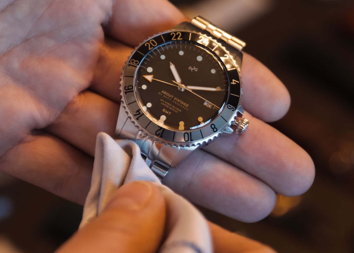 How to Polish a Watch: Effective Maintenance for Timeless Longevity