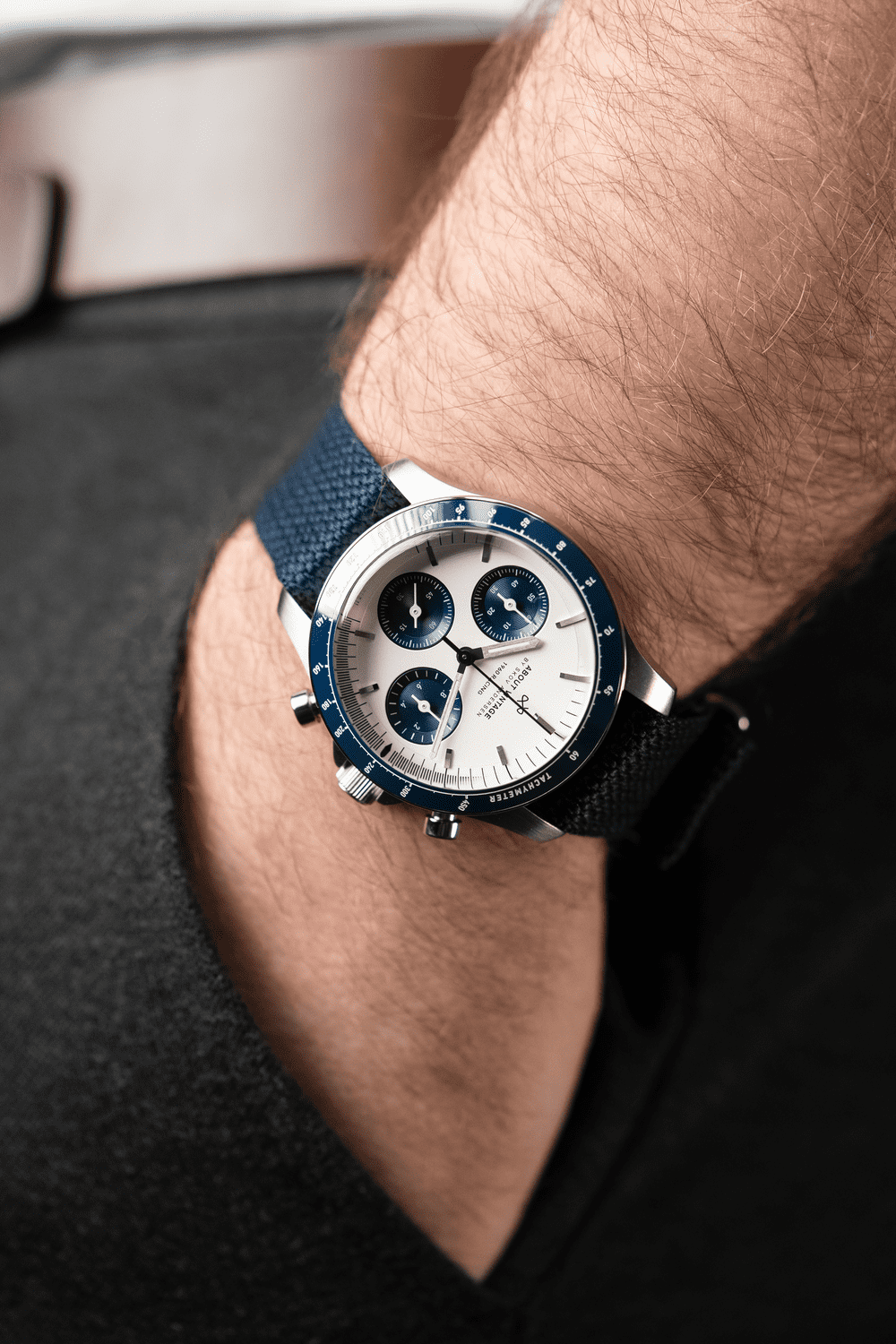 1960 Racing Chronograph by AV86 with vintage-inspired dial, sapphire crystal, chronograph function, and textured fabric strap