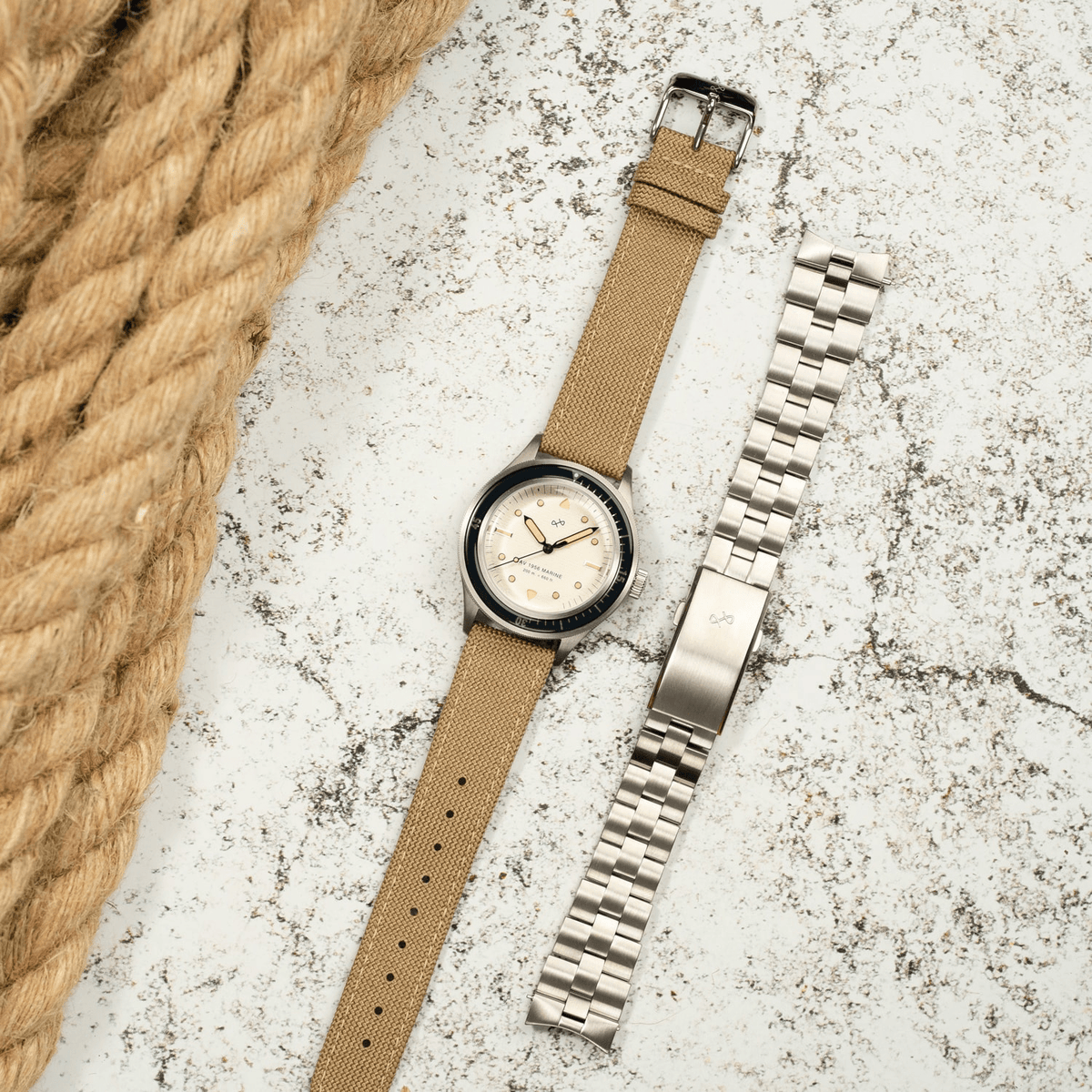 1956 Marine fra AV86 – vintage-inspireret dykkerur med akrylfyldt urkrans, selvlysende markeringer, stofrem og ekstra metalarmbånd