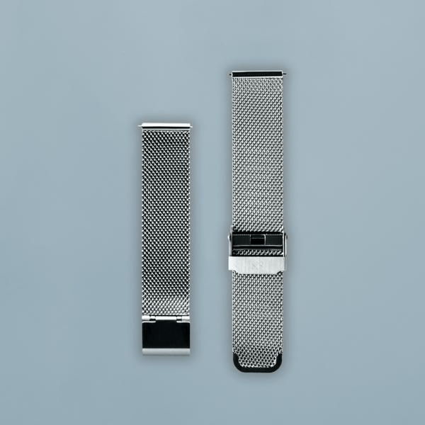 Bracelet en mailles - Modèle « Acier » d'AV86 : bracelet interchangeable en deux parties en acier inoxydable, doté d'une boucle arborant le logo en forme de nœud emblématique et d'un tissage fin en mailles
