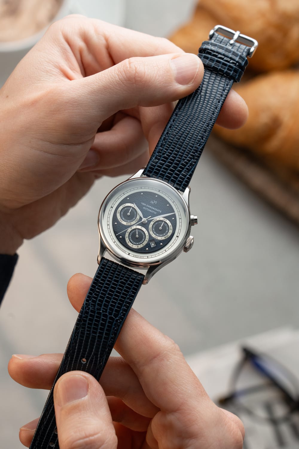1564 Chronodate Automatic, Steel / Blue | Free engraving | AV86