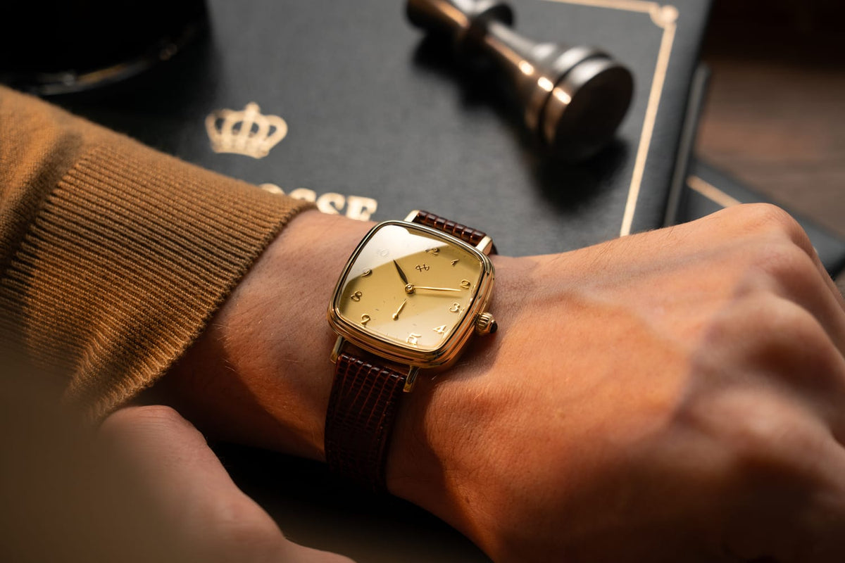 1954 Capri Mechanical, Gold / Vintage Cream