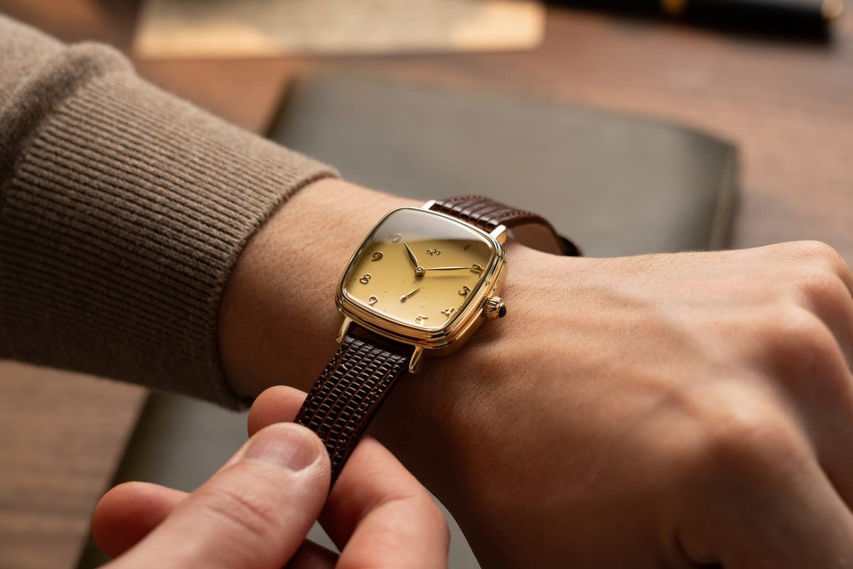 1954 Capri Mechanical, Gold / Vintage Cream