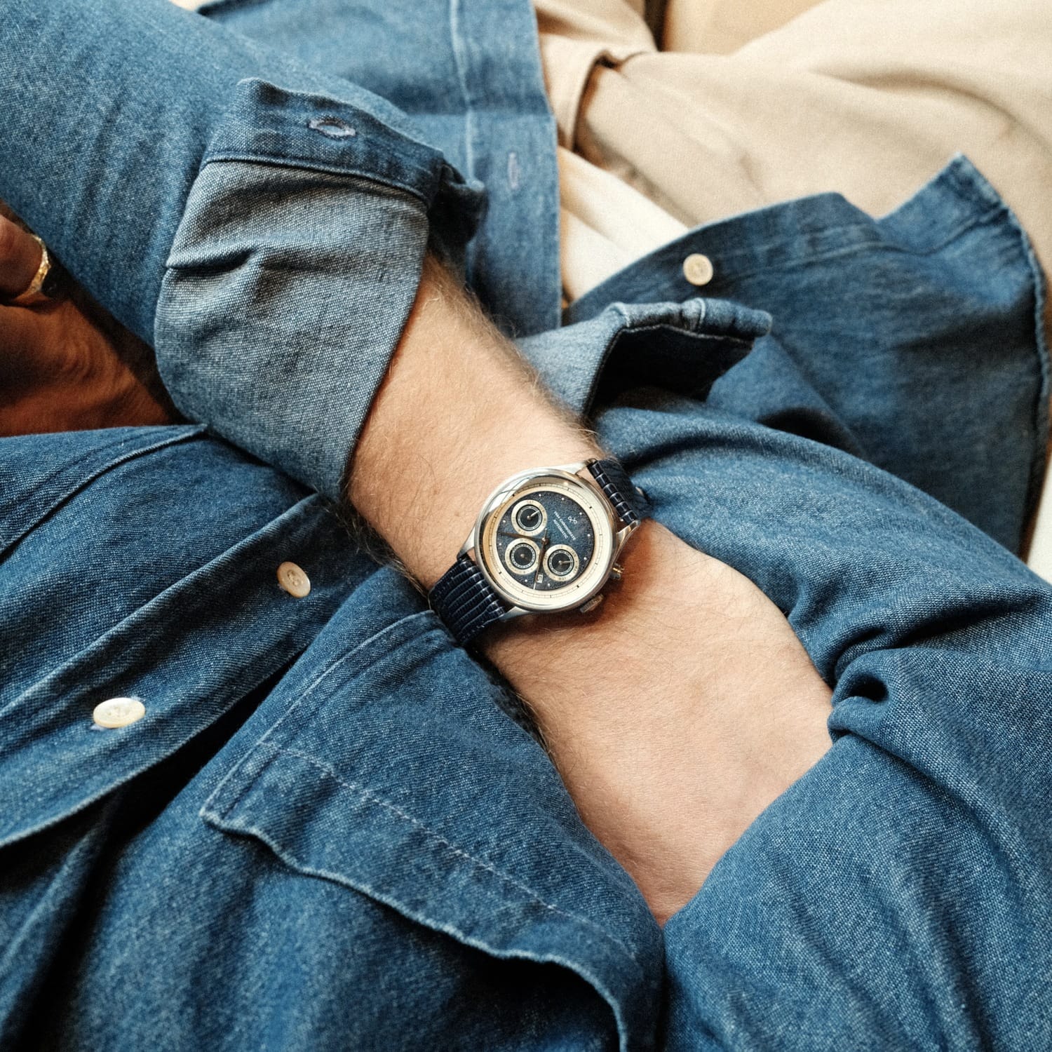 1564 Chronodate Automatic, Steel / Blue | Free engraving | AV86
