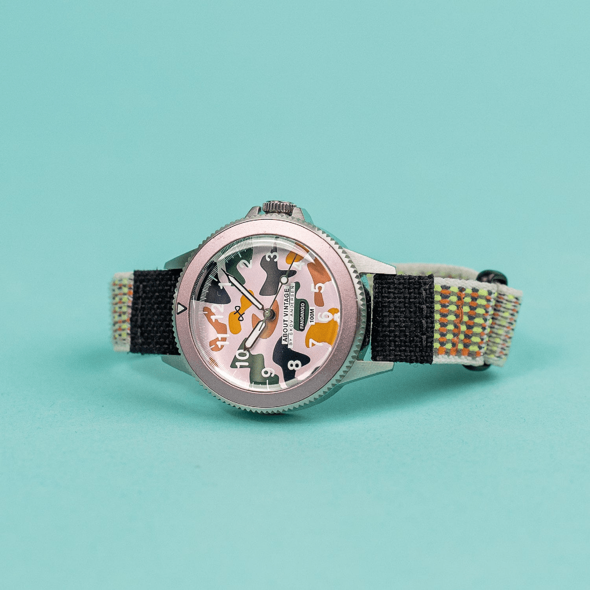 Montre pour enfant Fandango « IBI », rose / vert militaire, par AV86, avec cadran luminescent, boîtier en acier inoxydable, bracelet en tissu à velcro facile à ajuster et un design ludique