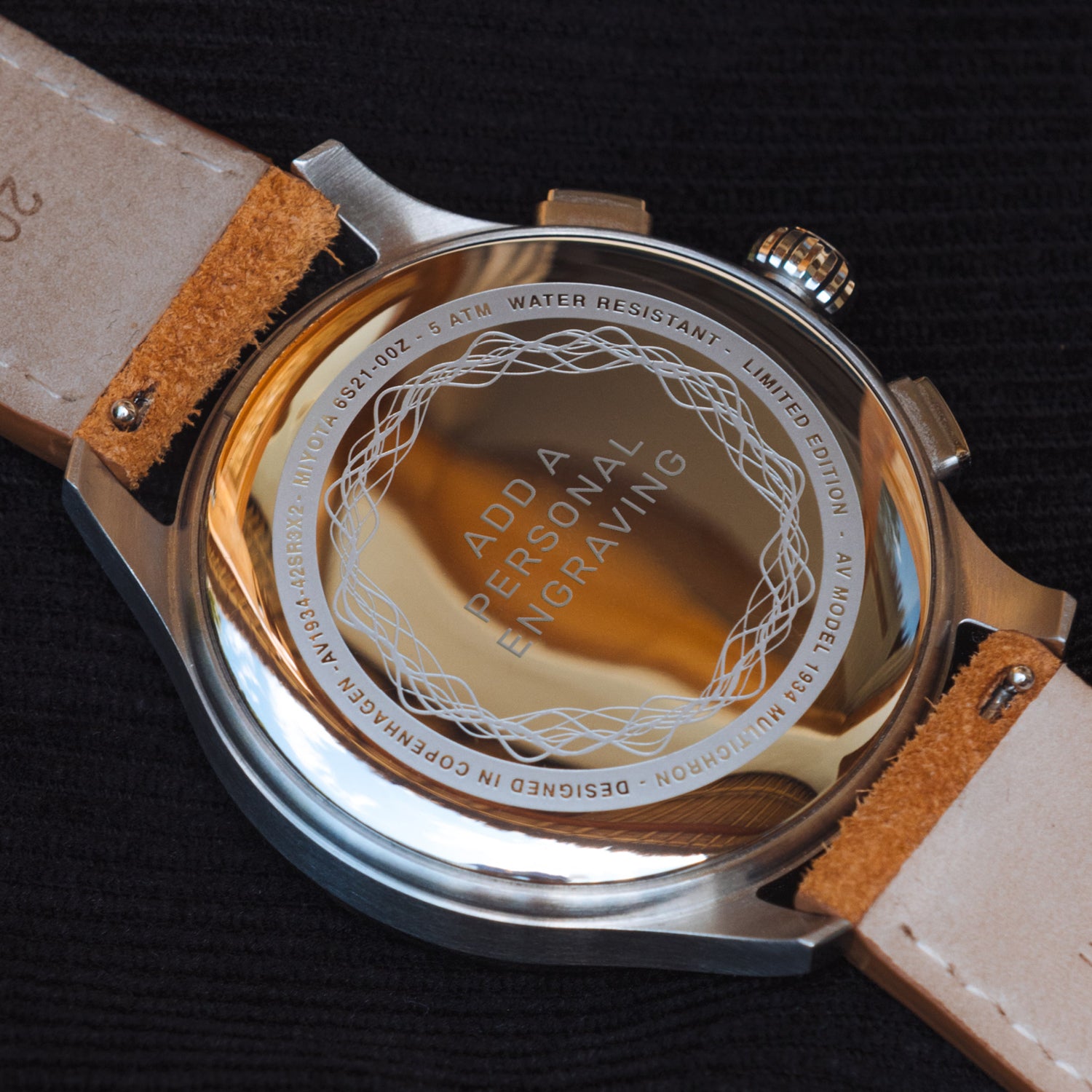 VB Kong Hans Eg, Limited Edition / Forudbestilling by AV86 automatic watch case back with personal engraving option and leather strap detailing