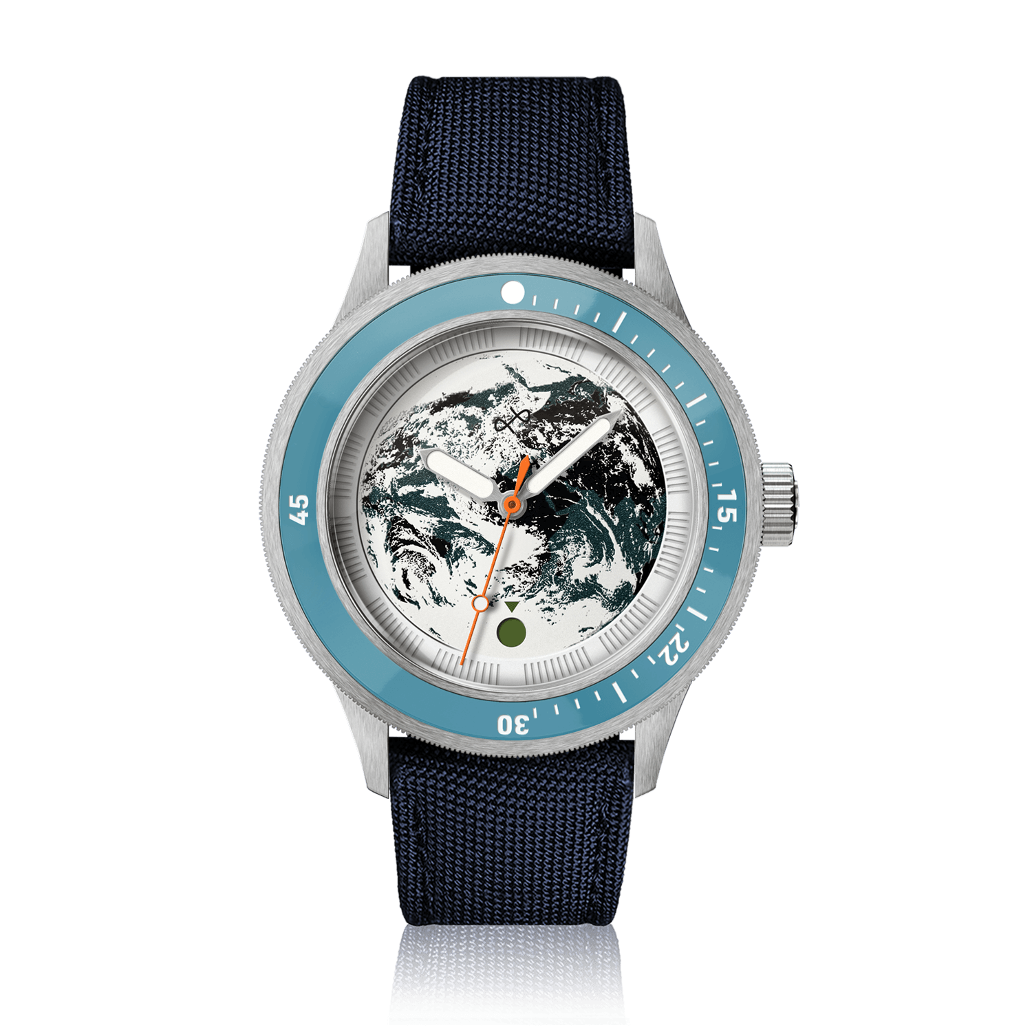 Earthrise WWF Partnership, Automatique / Édition 2026 par AV86, avec bracelet en Cordura bleu marine, lunette bleu ciel et cadran orné d'un motif représentant la Terre.