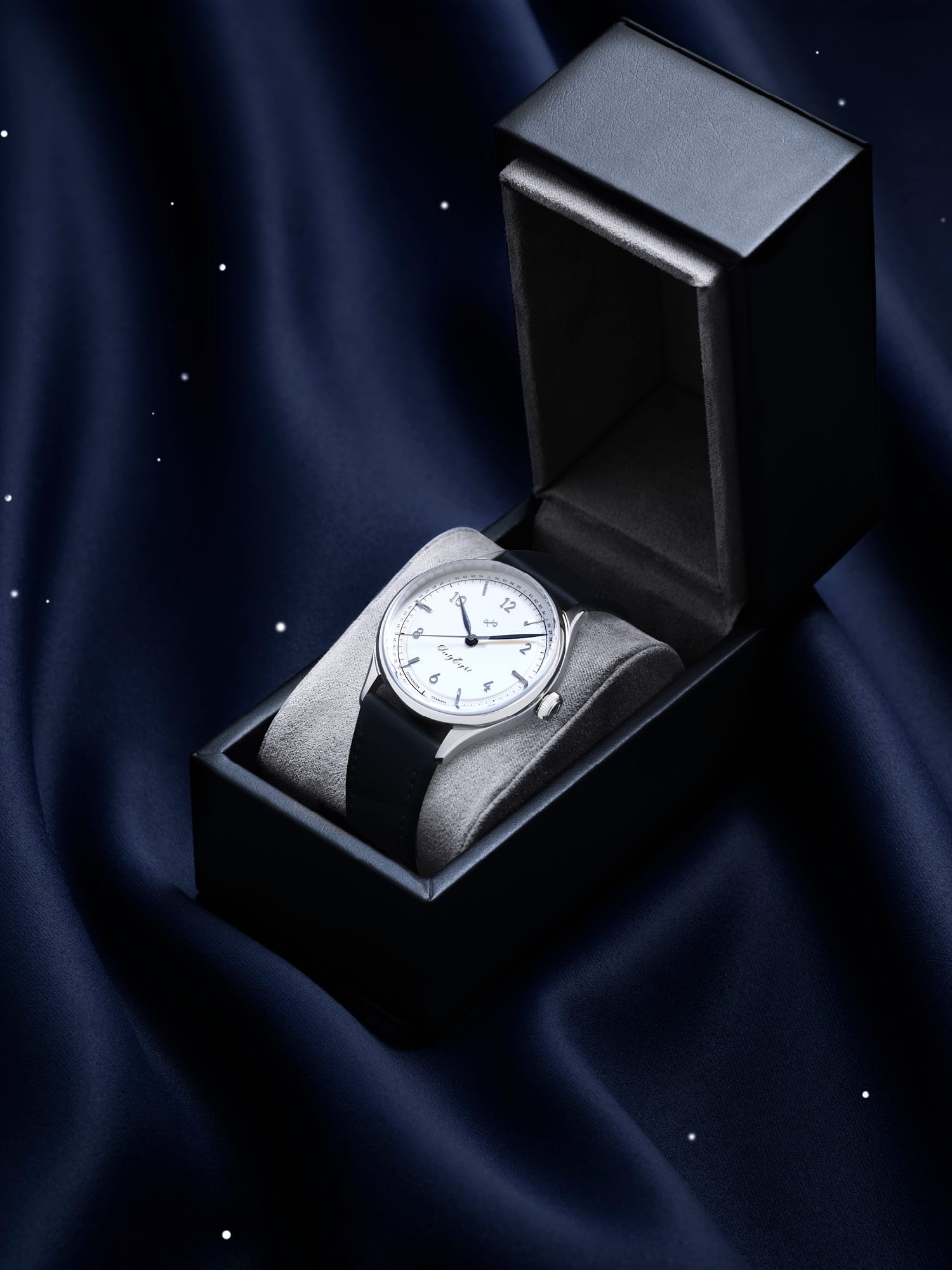1968 Sixtyeight by AV86 classic dress watch with vintage-inspired dial, sapphire crystal, and black leather strap in luxury box